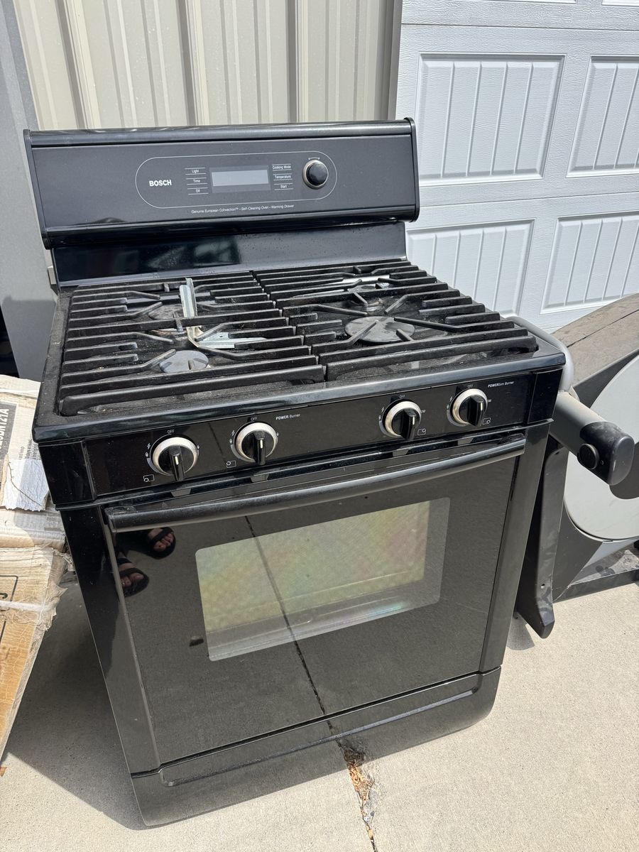 Bosch Black LP Range Oven