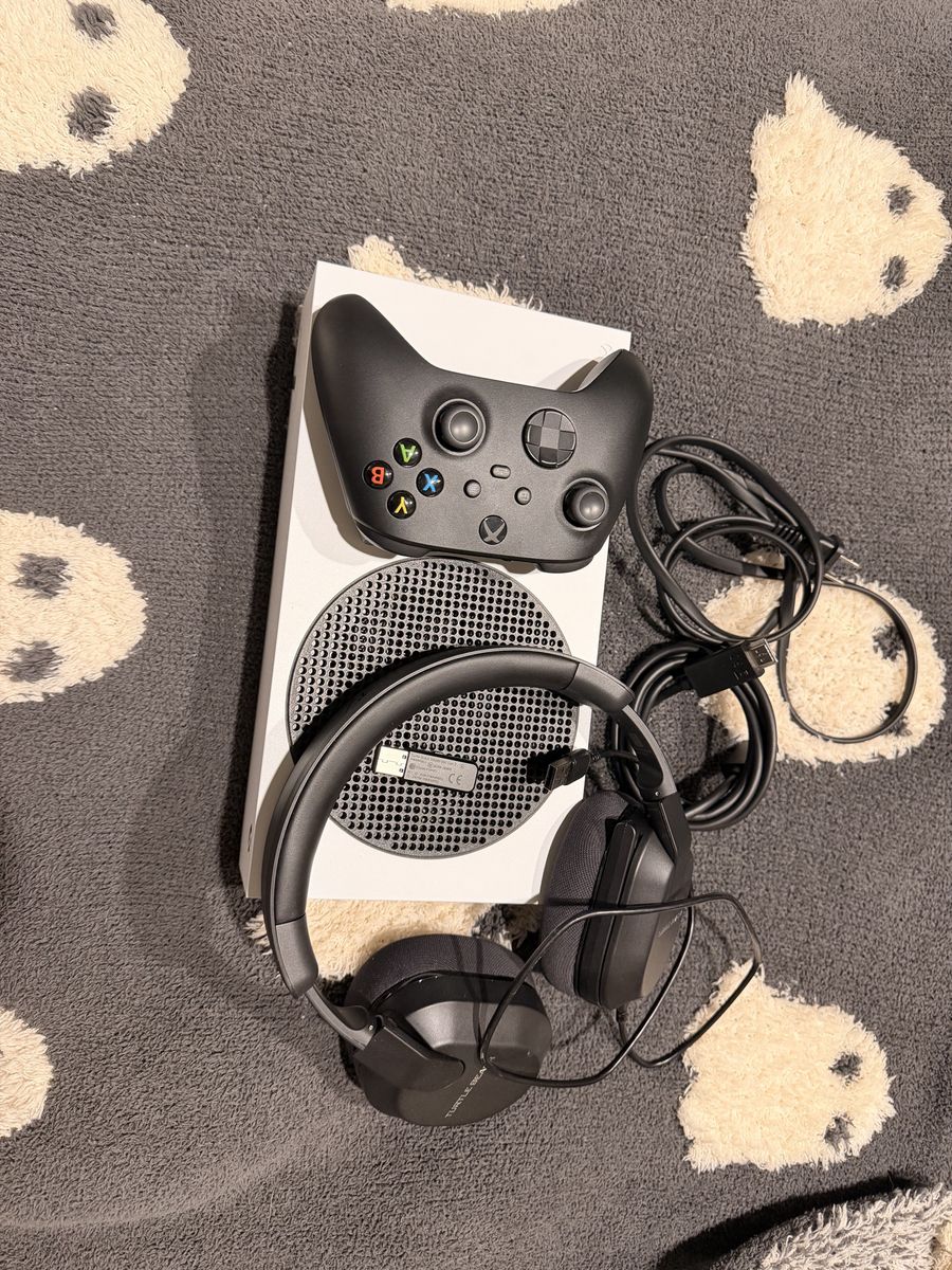 Xbox Series S Bundle OBO