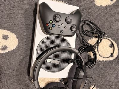 Xbox Series S Bundle OBO