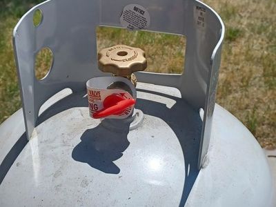 100 lb. propane tank
