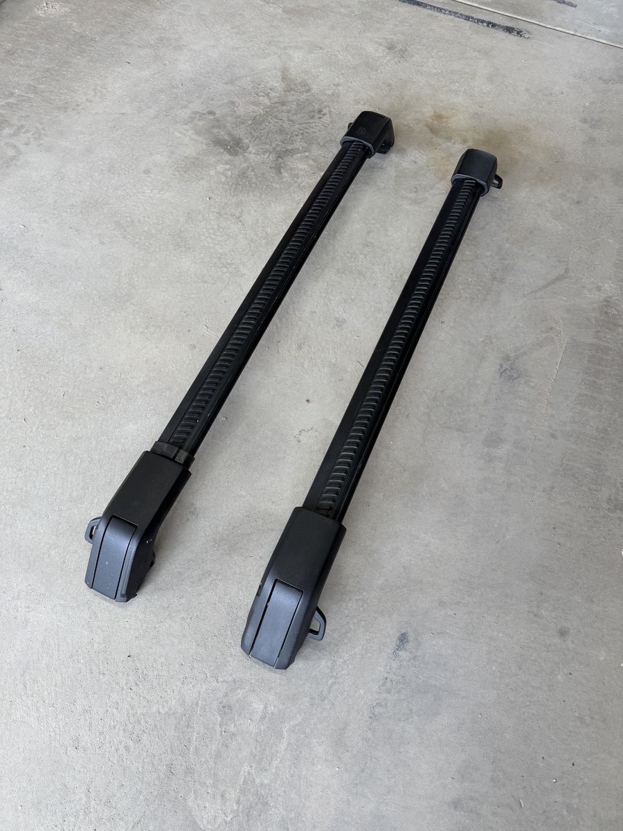 OEM aluminum Chevy Tahoe roof crossbars