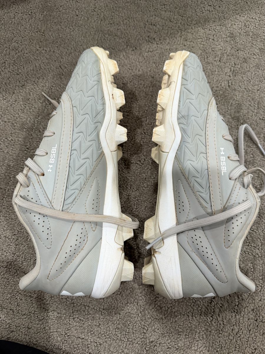 Youth baseball cleats Under Armour