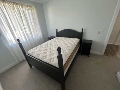 Mattress Dealzz Morgan Luxury Queen Mattress and Black Four Poster Bed Frame