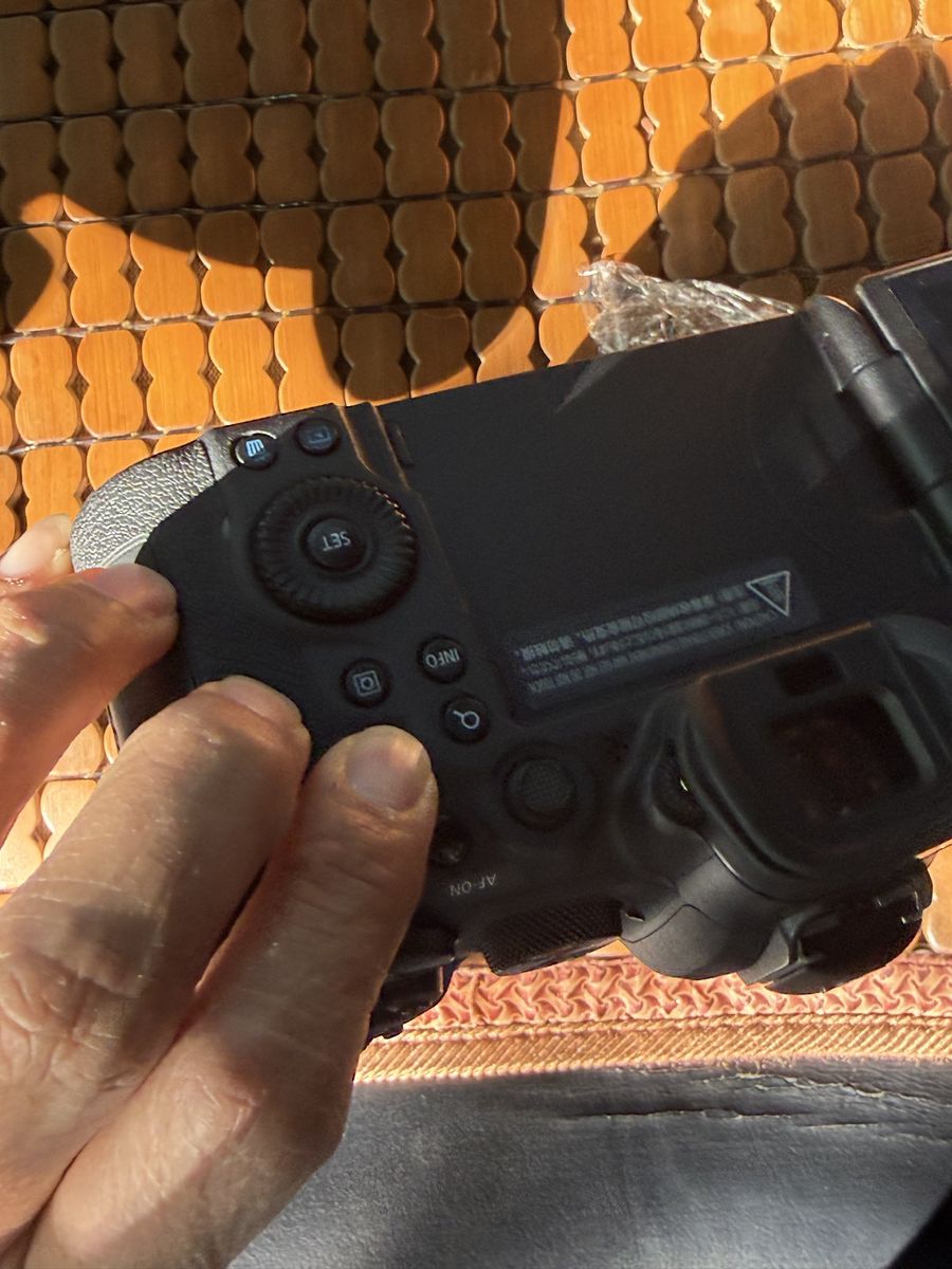 Main image 3