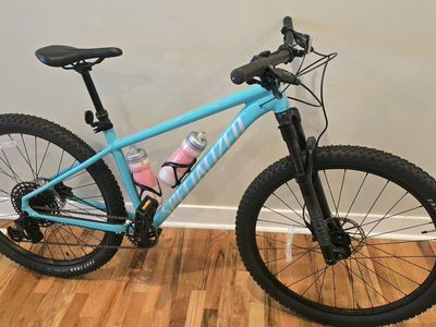 Specialized rockhopper expert 27.5 Hardtail Mountain Bike - Turquoise, Size medium, RockShox Judy, SRAM Drivetrain