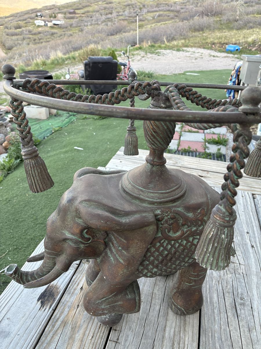 Bronze elephant table stand