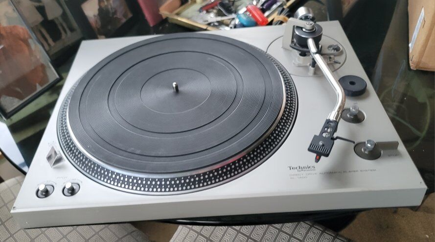 Technics turntable SL 1400
