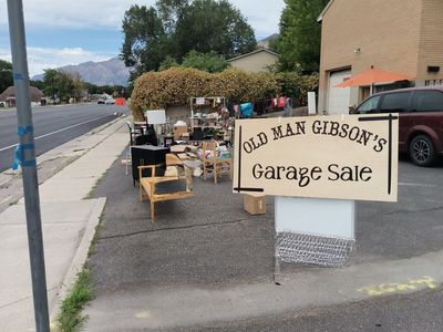 Old-Man-Gibsons-parking lot sale