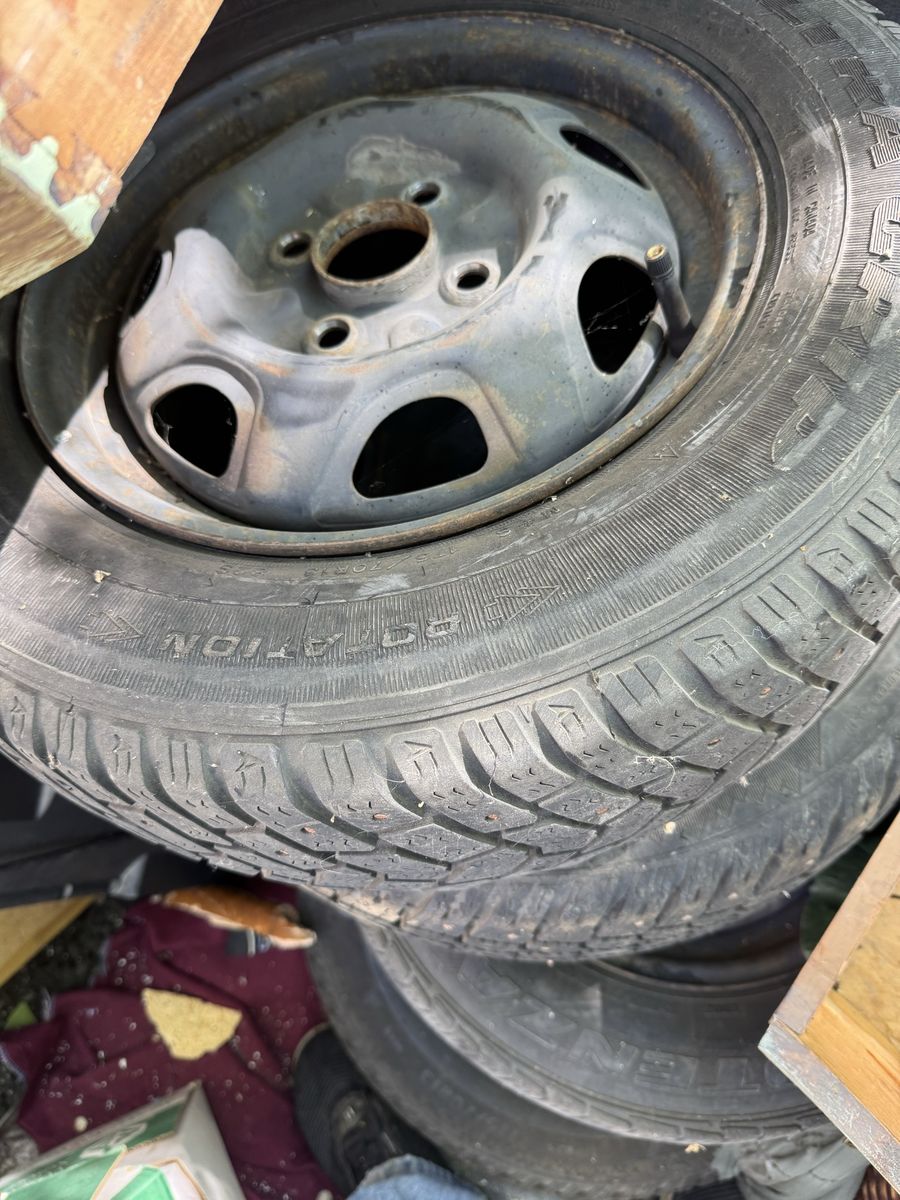 4 Snow Tires With Rim