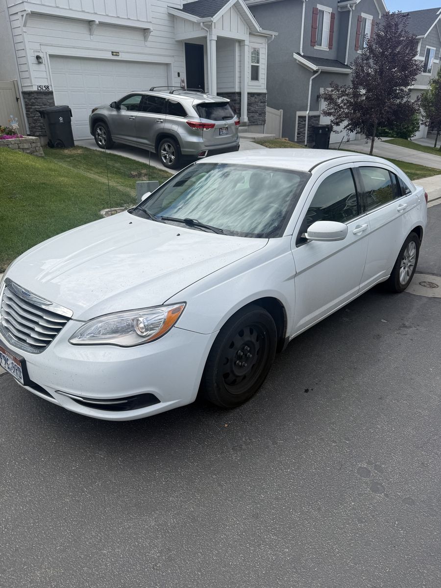 2014 Chrysler 200 LX