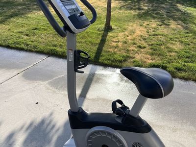 Gold's Gym Power Spin 290 Upright Exercise Bike - iPod Compatible