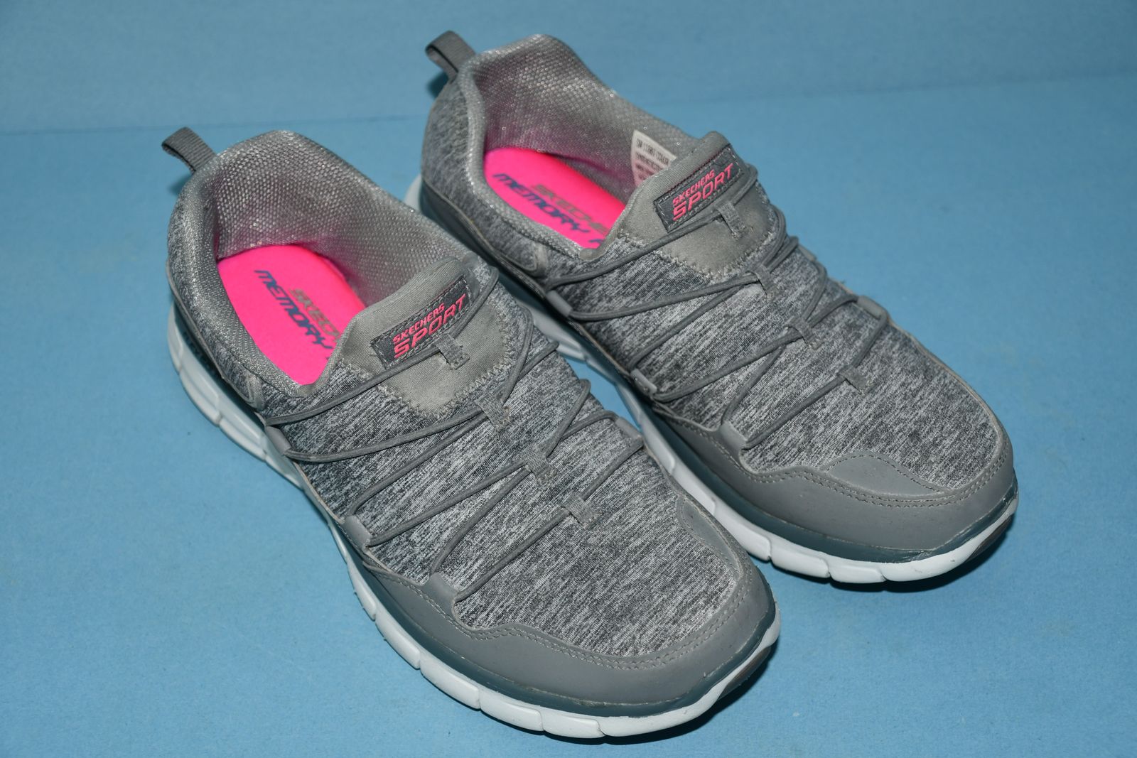 WOMEN'S GRAY SKECHERS ~ SIZE 8.5 ~ SNEAKERS ~ MEMORY FOAM ~ CLEAN!
