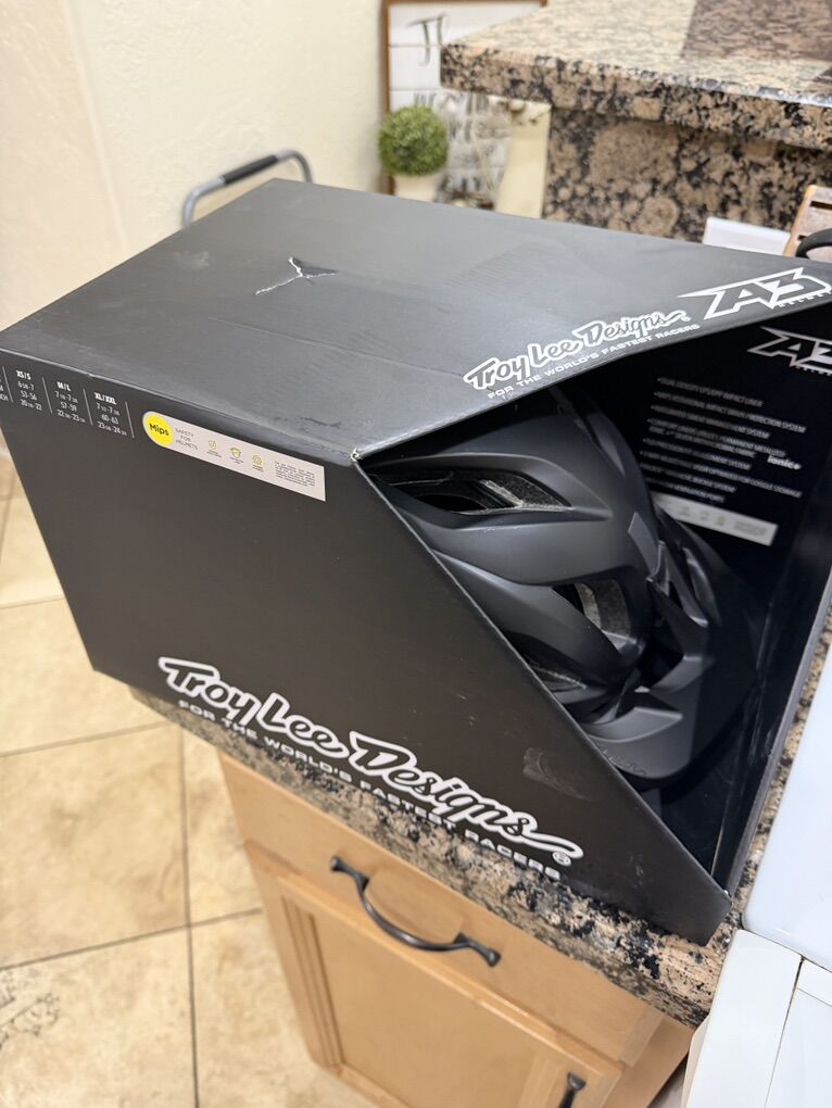 Troy Lee Design A3 Mips HeLmet