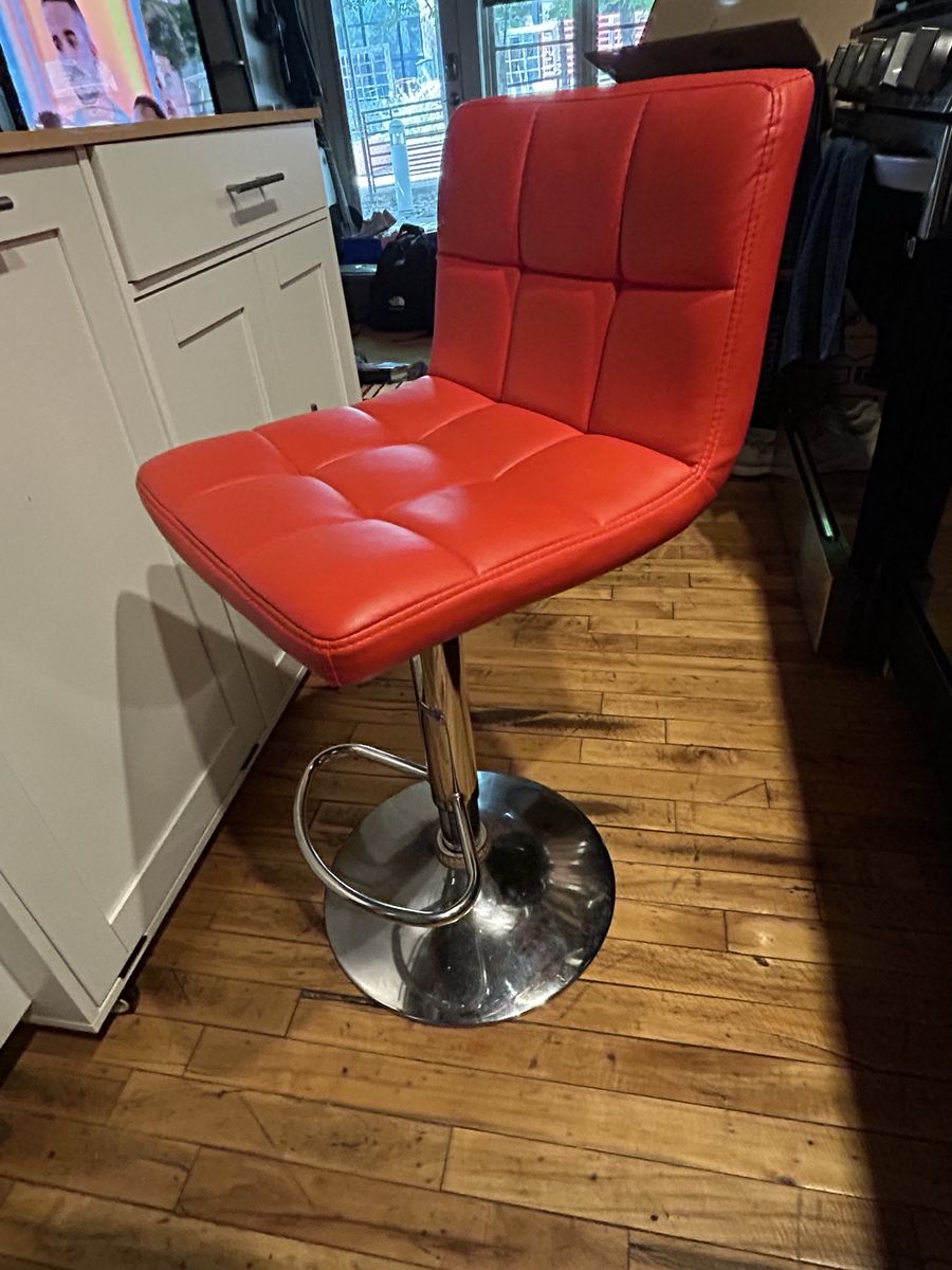 2 Adjustable barstools