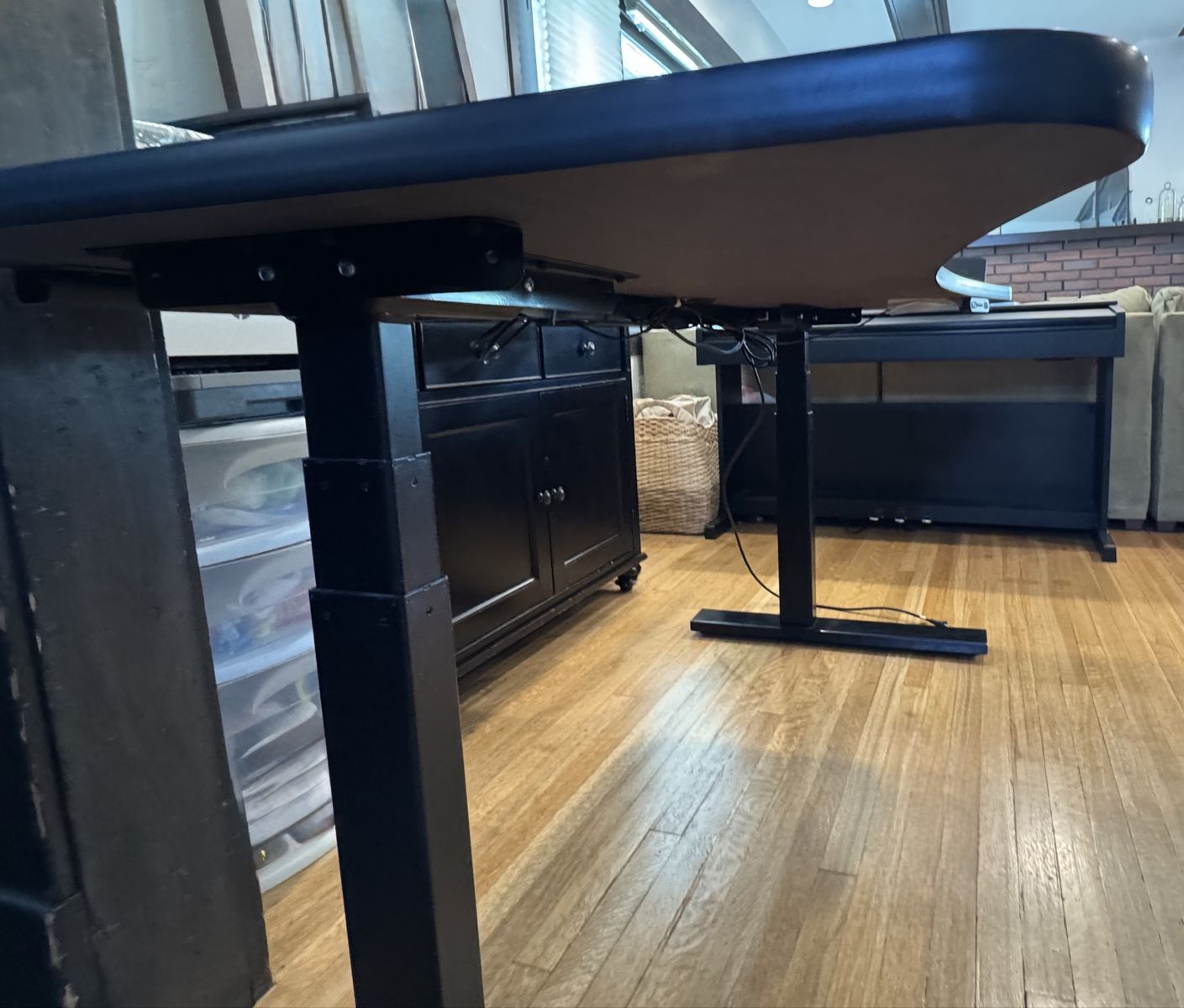 Motorized Adjustable Hight Desk for Sale