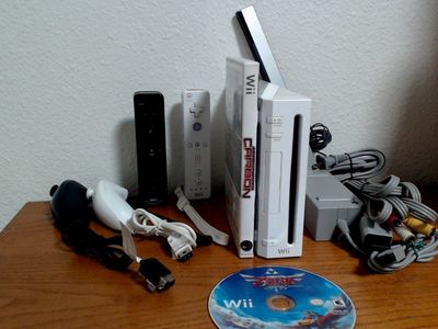 Nintendo Wii Console RVL-001 Bundle