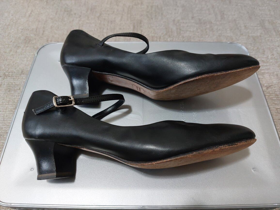 Character Shoes (size W8.5-9)