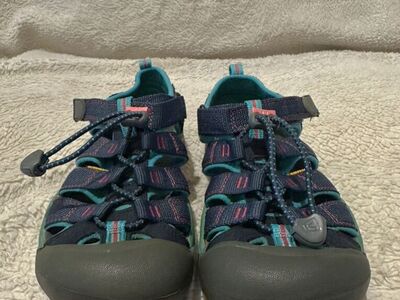 Keen Youth Size 3, Navy/Pink, Hiking Sandals