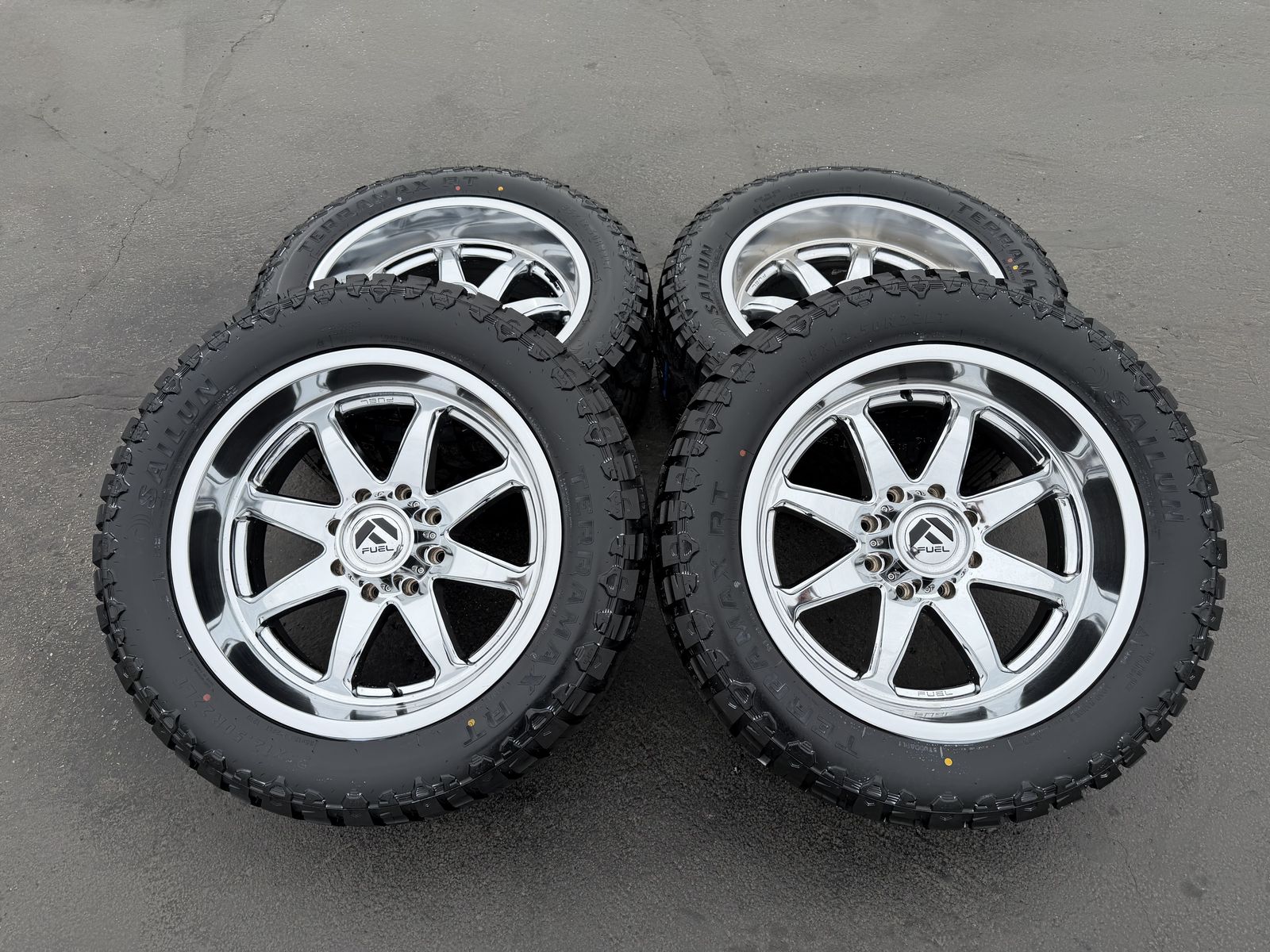 New 35x12.50r22 RT Chrome Fuel 8x170 Ford F350 8