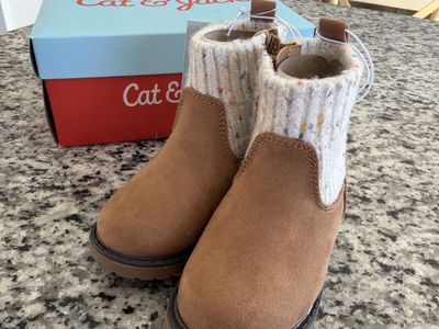Toddler Boots Size 5 Cat and Jack