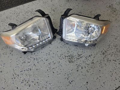 Toyota Tundra Headlights OEM '14-'21