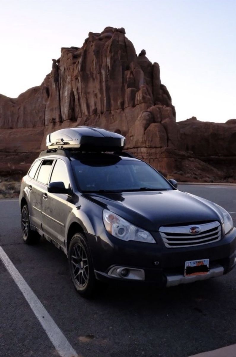 2011 Subaru Outback 3.6R Limited Pwr Moon