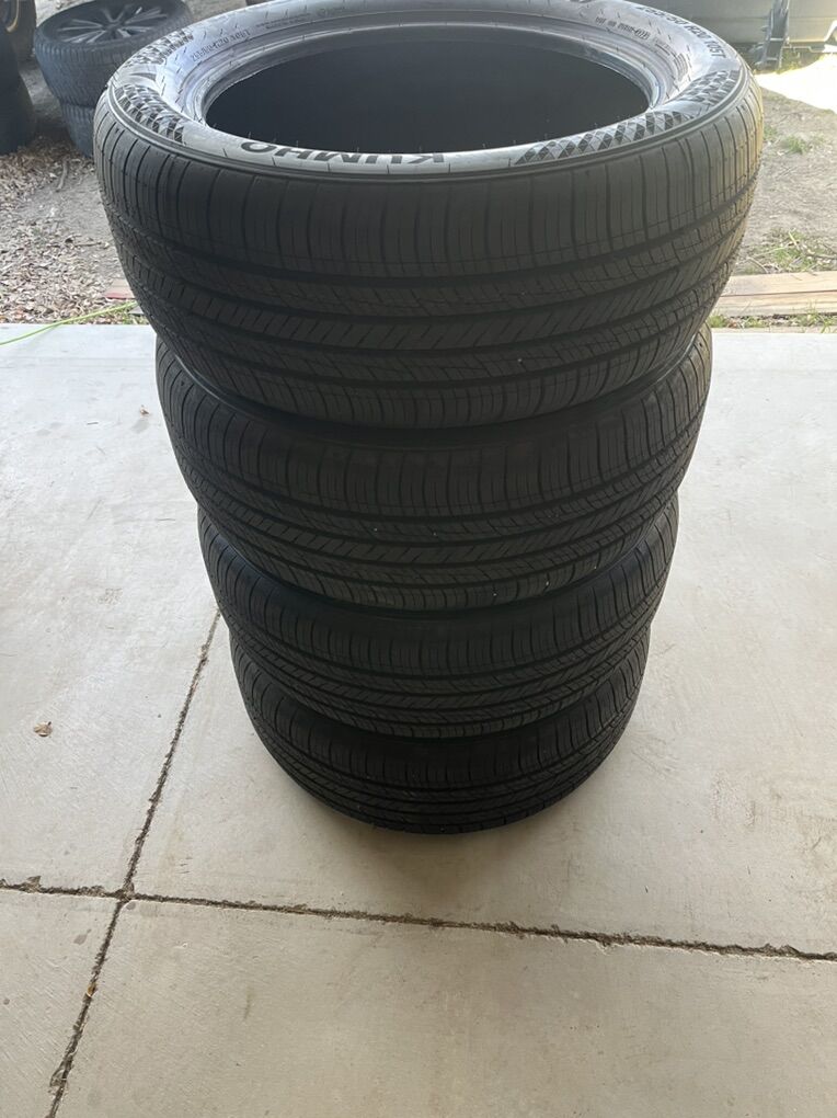 Like New 255/50 R20  Kumho Tires Volkswagen