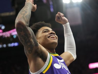 2-4 tickets Milwaukee Bucks @ Utah Jazz