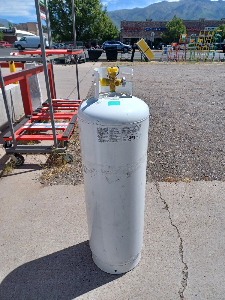 FULL brand new 100 lb propane tank
