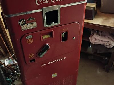 Coke machine 1950's