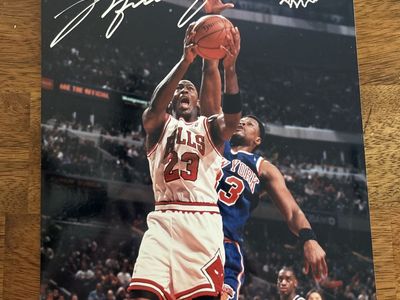Michael Jordan Autograph NBA Chicago Bulls 8x10 Auto Photograph Hand Signed NBA Championship