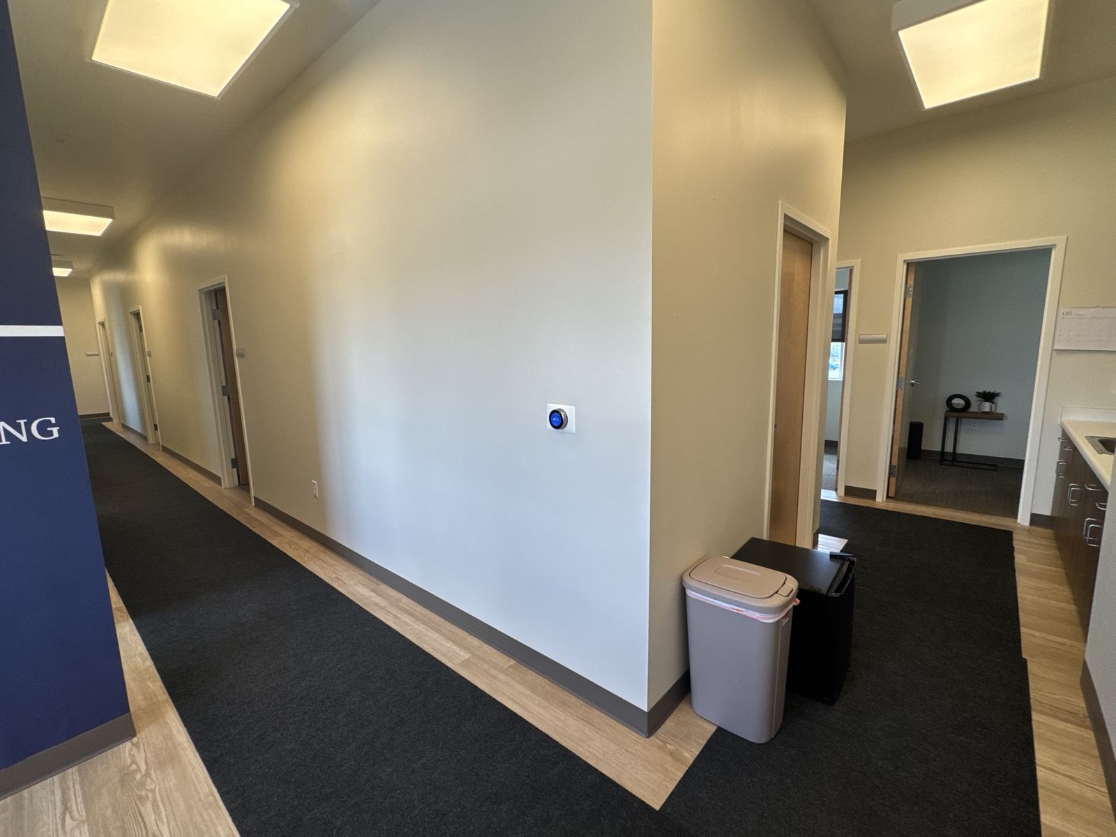 Huge Office Space For Rent **Prime Location**