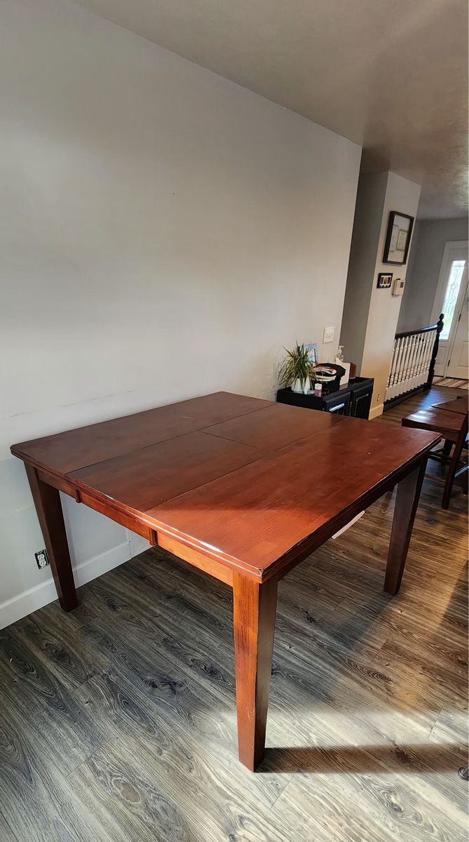 Wooden Expandable Dining Table & chairs - Includes leaf
