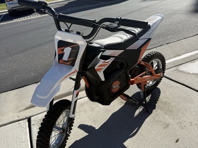 Kids Electric Dirt Bike – Runs Great!