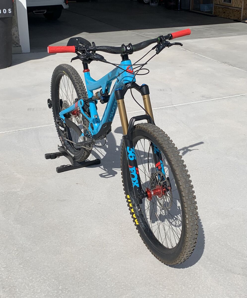 2020 Pivot Mach 6 27.5 size Medium Full Suspension Mountain Bike