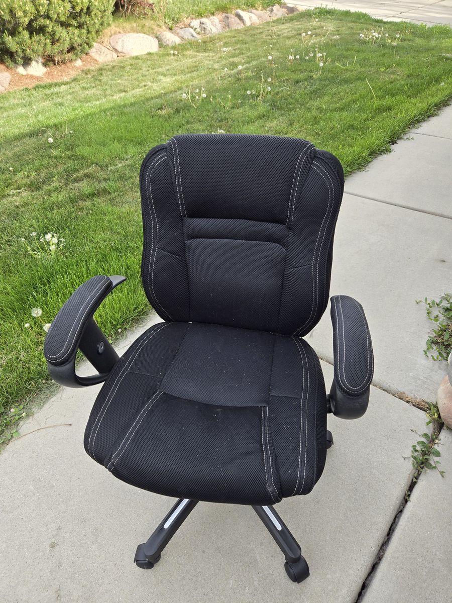 Black Cloth Desk Chair
