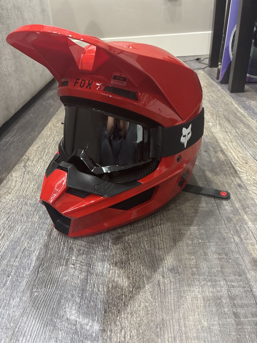 FOX V Core (ST-1) Full-Face Red Helmet with MIPS and Goggles - Size Medium (M)