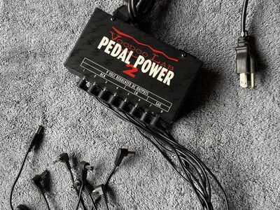 Voodoo Lab Pedal Power 2 Plus Guitar Effects Pedal Power Supply