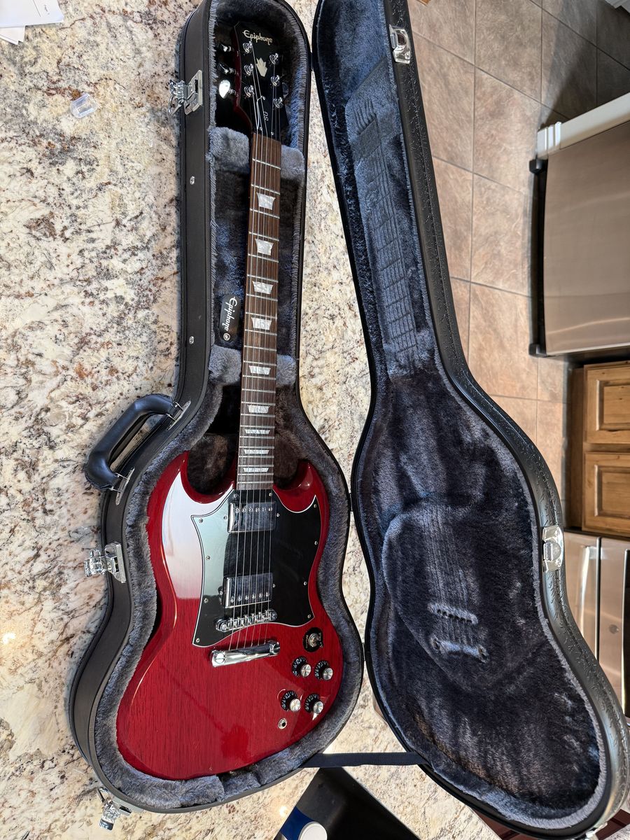 Epiphone SG with case