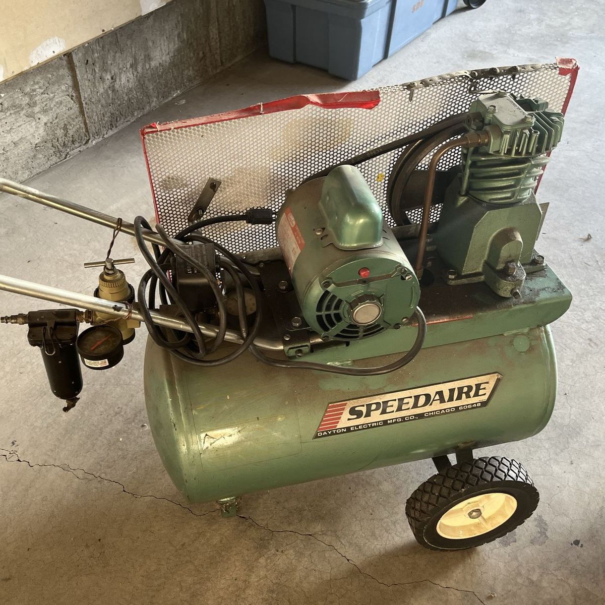 SPEEDAIRE Dayton Electric Mfg. Co. Portable Air Compressor - Chicago 60648, Green