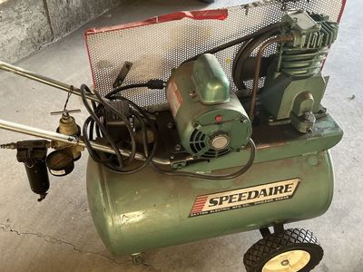 SPEEDAIRE Dayton Electric Mfg. Co. Portable Air Compressor - Chicago 60648, Green
