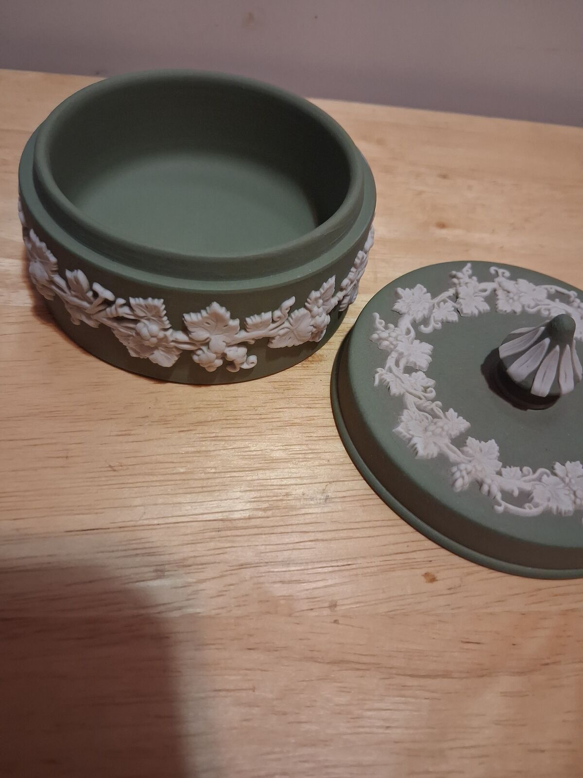 vintage green wedgwood small trinket box