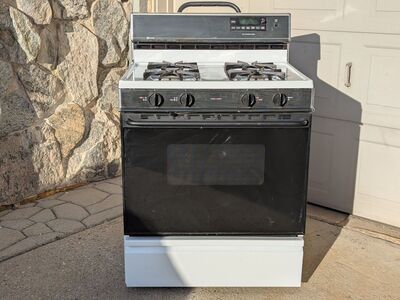 Maytag Gas Range 4 Burners Self-Cleaning Oven Electronic Controls Late 1980s-90s
