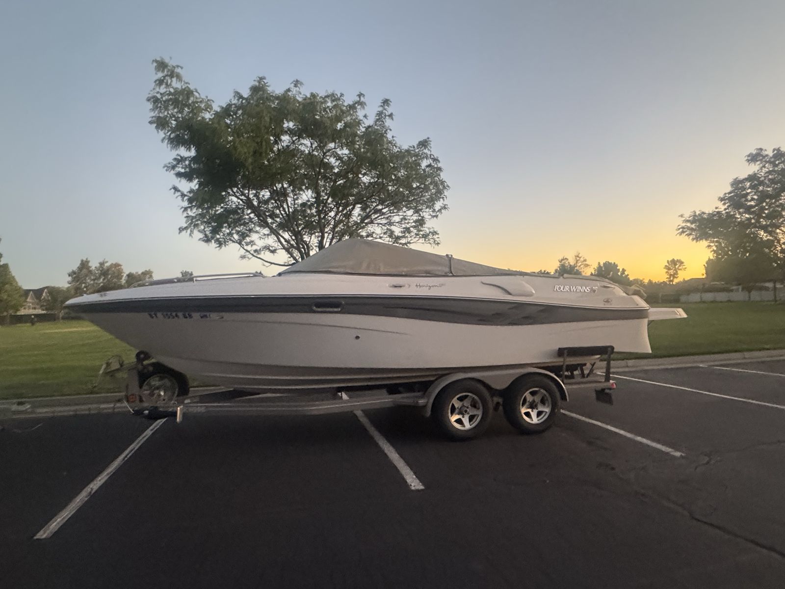 2001 Four Winns Horizon 230