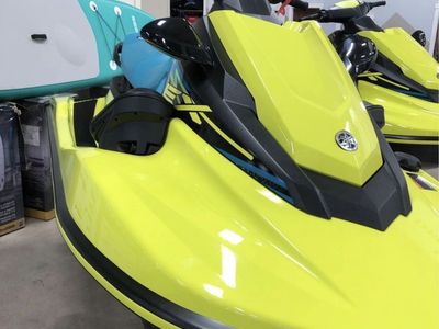 Wave Runner jet Skis Tow Ready185day