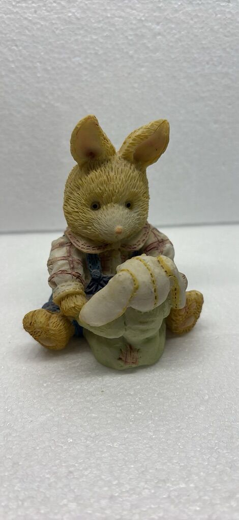 Cherished Teddies Peter Rabbit, Holding Bunny