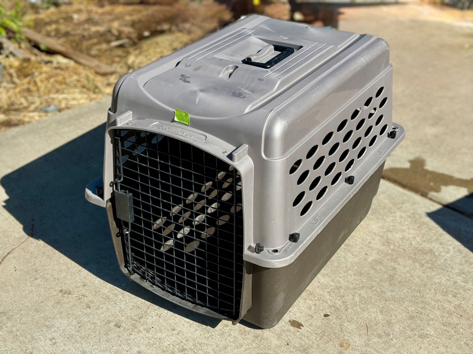 Pet Kennel Carrier 28"L