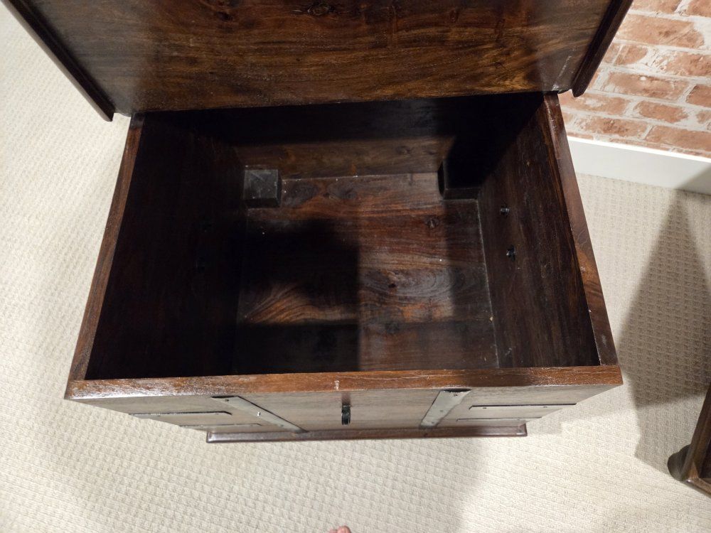 Main image 6