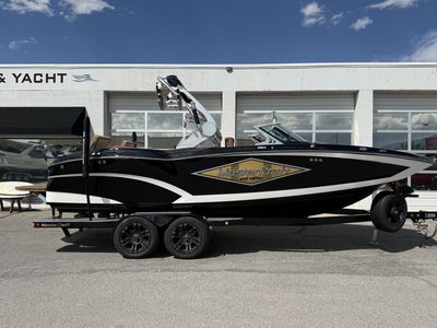 2017 23' MasterCraft X23 Surf Edition