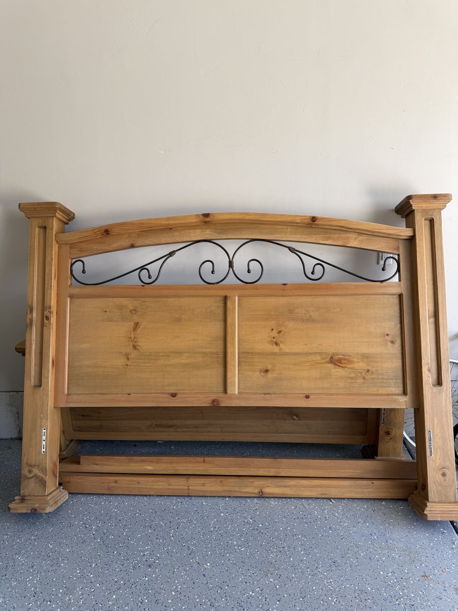 Solid Pine Bedroom Set  California King
